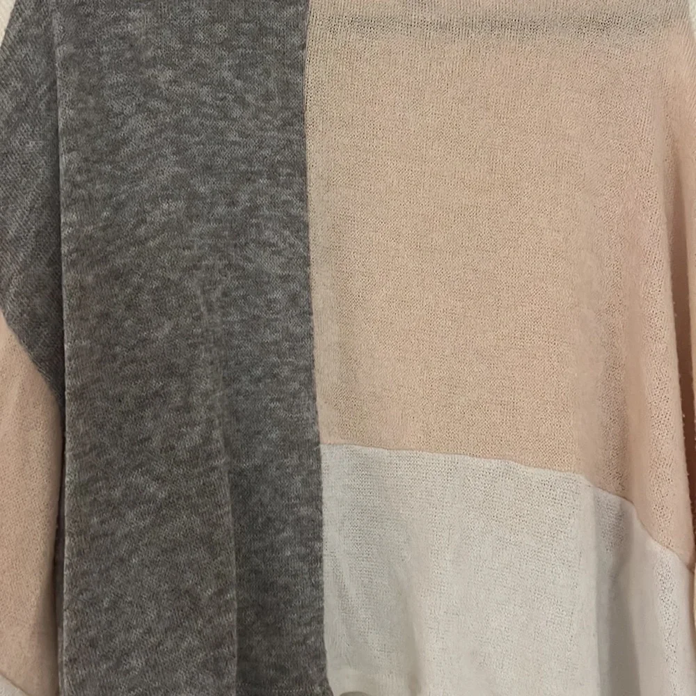 Colorblock Sweater - Picture 2 of 4